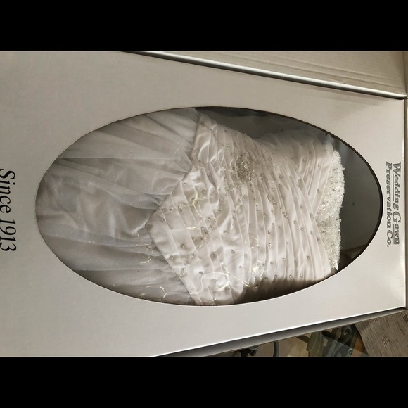 Wedding Dress custom enhanced with Swarovski crystals - Picture 5 of 7